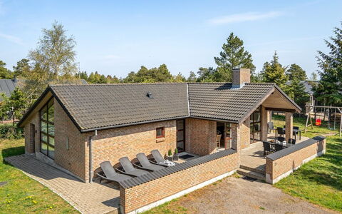 Ehlin - 150M from the Sea: Thatching, Cottage, House, Roof, Home, Farmhouse, Hut, Estate, Village