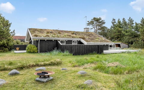 Alexi - 150M from the Sea: Cottage, Shed, Hut, Farmhouse, Prairie, Shack, Barn, Log Cabin, Garden Buildings