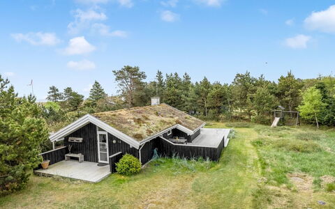 Alexi - 150M from the Sea: Cottage, Shed, Hut, Farmhouse, Prairie, Shack, Barn, Log Cabin, Garden Buildings