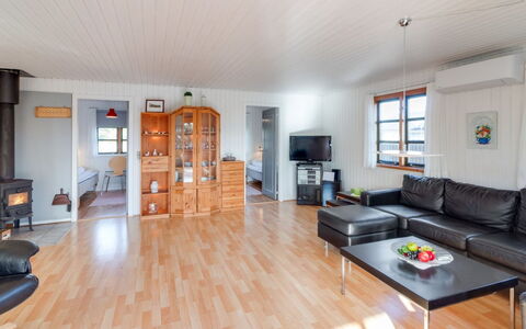 Annabell - 150M from the Sea: Residential Area, Roof, Suburb, Driveway, Estate, Chimney
