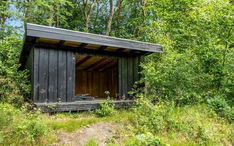 Thorine - 750M from the Sea: Wood, Home, Porch, Deck, Hardwood, Roof, Wood Stain, Wood Flooring, Eco Hotel