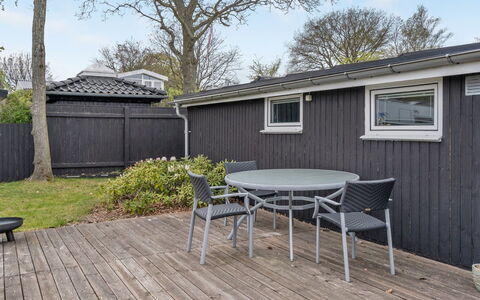 Aarto - 250M from the Sea: Roof, House, Home, Cottage, Siding, Estate, Driveway, Garden Buildings, Yard, Shed