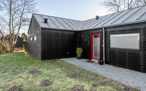 Timmi - 100M from the Sea: Thatching, Cottage, House, Roof, Home, Farmhouse, Hut, Estate, Village