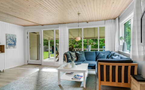 Fergie - 400M from the Sea: Interior Design, Flooring, Wood, Floor, Furniture, Ceiling, Wood Flooring, Home, Living Room, Couch