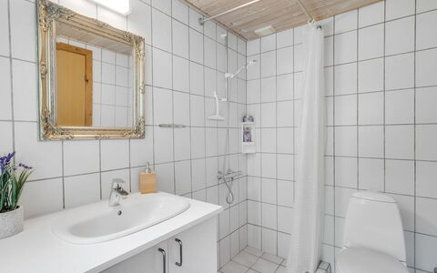 Fergie - 400M from the Sea: Plumbing Fixture, Flooring, Bathroom, Floor, Bathroom Sink, Interior Design, Sink, Plumbing, Tap, Room