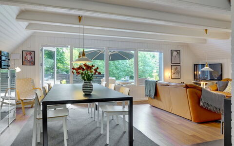 Elina - 500M from the Sea: Cottage, Shed, Hut, Farmhouse, Prairie, Shack, Barn, Log Cabin, Garden Buildings