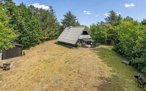 Elina - 500M from the Sea: Cottage, Shed, Hut, Farmhouse, Prairie, Shack, Barn, Log Cabin, Garden Buildings