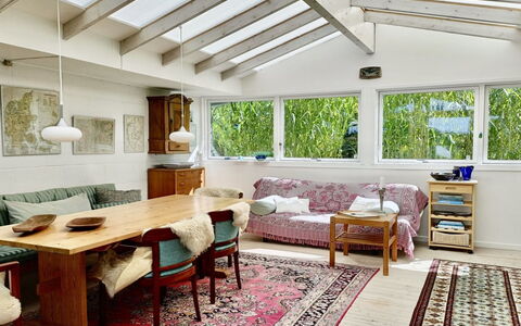 Lenard - 400M from the Sea: Furniture, Interior Design, Flooring, Couch, Floor, Wood, Ceiling, Table, Room, Living Room