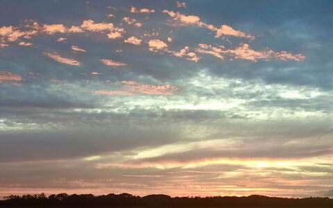 Lenard - 400M from the Sea: Cloud, Sky, Afterglow, Daytime, Nature, Horizon, Orange, Sunset, Dusk, Atmospheric Phenomenon