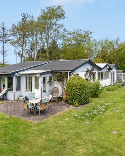 Lenard - 400M from the Sea