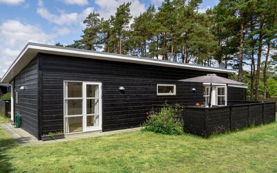 Nele - 400M from the Sea