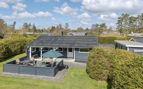 Sissa - 1.5Km from the Sea: Roof, Home, Residential Area, House, Cottage, Groundcover, Estate, Garden, Landscaping, Lawn