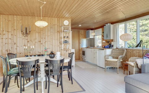 Julla - 1.5Km from the Sea: Plant Community, Sunlight, Herbaceous Plant, Garden, Plantation, Agriculture, Farm