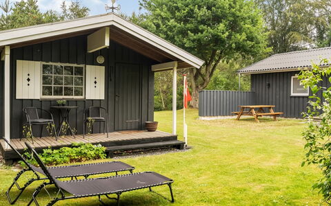 Farthin - 800M from the Sea: Cottage, Lawn, Garden, Garden Buildings, Backyard, Yard, Shed, Shade, Siding, Hardwood