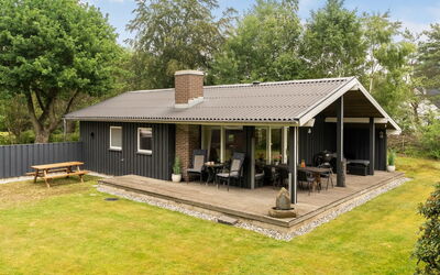 Farthin - 800M from the Sea