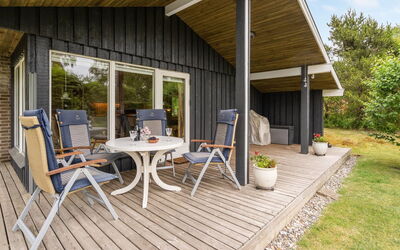 Farthin - 800M from the Sea