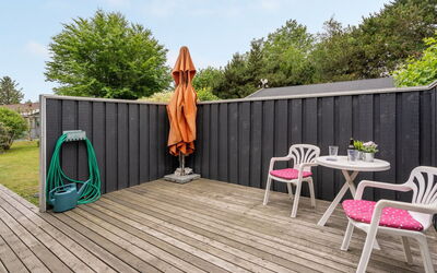 Farthin - 800M from the Sea