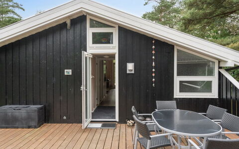 Ove - 500M from the Sea: Roof, House, Home, Cottage, Siding, Estate, Driveway, Garden Buildings, Yard, Shed