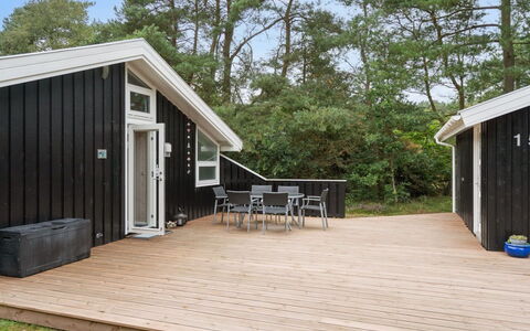 Ove - 500M from the Sea: Roof, House, Home, Cottage, Siding, Estate, Driveway, Garden Buildings, Yard, Shed