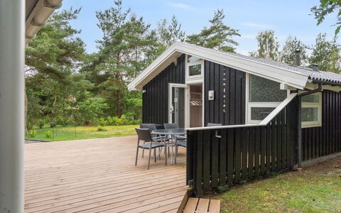 Ove - 500M from the Sea: Roof, House, Home, Cottage, Siding, Estate, Driveway, Garden Buildings, Yard, Shed