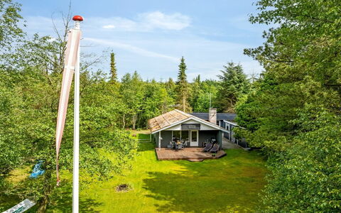 Zölestine - 1Km from the Sea: Shrub, House, Home, Cottage, Land Lot, Rural Area, Garden, Estate, Farmhouse, Lawn