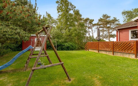 Yanne - 400M from the Sea: 