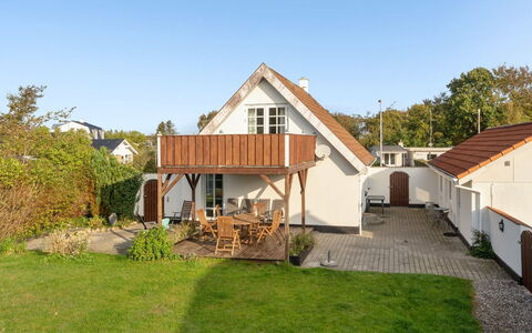Hethin - 100M from the Sea: Grass, House, Roof, Home, Cottage, Shrub, Land Lot, Rural Area, Farmhouse, Groundcover