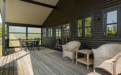 Amdi - 100M from the Sea
