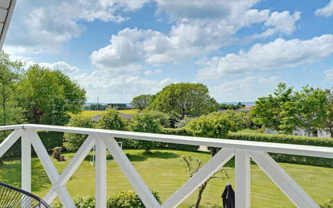 Tamer - 500M to the Fjord: Daytime, Cloud, Garden, Shade, Lawn, Landscaping, Fence, Yard, Meteorological Phenomenon, Cumulus