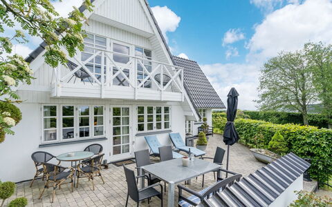 Tamer - 500M to the Fjord: Home, Roof, House, Estate, Cottage, Siding, Sash Window, Shade, Design, Balcony