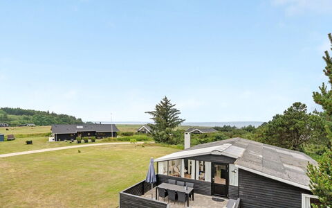 Githa - 100M to the Fjord: Blue, Shrub, Cottage, Groundcover, Garden, Estate, Shade, Landscaping, Farmhouse, Eco Hotel