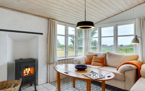 Githa - 100M to the Fjord: Blue, Shrub, Cottage, Groundcover, Garden, Estate, Shade, Landscaping, Farmhouse, Eco Hotel