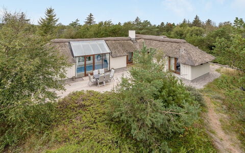 Waldar - 900M from the Sea: Blue, Shrub, Cottage, Groundcover, Garden, Estate, Shade, Landscaping, Farmhouse, Eco Hotel