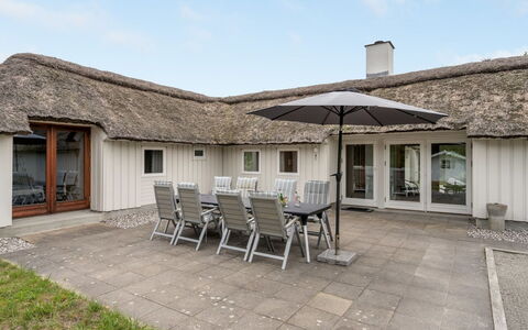 Waldar - 900M from the Sea: Blue, Shrub, Cottage, Groundcover, Garden, Estate, Shade, Landscaping, Farmhouse, Eco Hotel