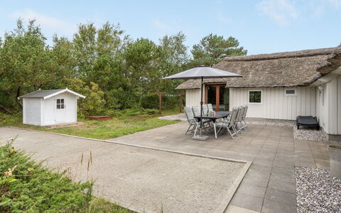 Waldar - 900M from the Sea: Blue, Shrub, Cottage, Groundcover, Garden, Estate, Shade, Landscaping, Farmhouse, Eco Hotel