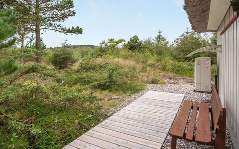 Waldar - 900M from the Sea: Blue, Shrub, Cottage, Groundcover, Garden, Estate, Shade, Landscaping, Farmhouse, Eco Hotel