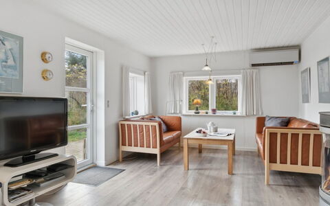 Justine - 600M from the Sea: Blue, Shrub, Cottage, Groundcover, Garden, Estate, Shade, Landscaping, Farmhouse, Eco Hotel