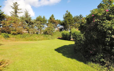 Justine - 600M from the Sea: Blue, Shrub, Cottage, Groundcover, Garden, Estate, Shade, Landscaping, Farmhouse, Eco Hotel
