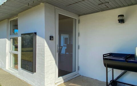 Justine - 600M from the Sea: Blue, Shrub, Cottage, Groundcover, Garden, Estate, Shade, Landscaping, Farmhouse, Eco Hotel