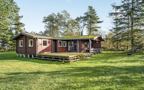 Artur - 1.5Km from the Sea: Blue, Shrub, Cottage, Groundcover, Garden, Estate, Shade, Landscaping, Farmhouse, Eco Hotel
