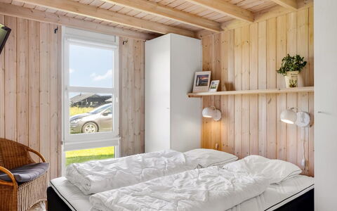 Ellen - 289M from the Sea: Wood, Bedroom, Bed, Interior Design, Furniture, Floor, Bed Frame, Bedding, Bed Sheet, Ceiling