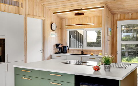Ellen - 289M from the Sea: Kitchen Appliance, Kitchen, Countertop, Interior Design, Major Appliance, Wood, Furniture, Flooring, Cabinetry, Home Appliance