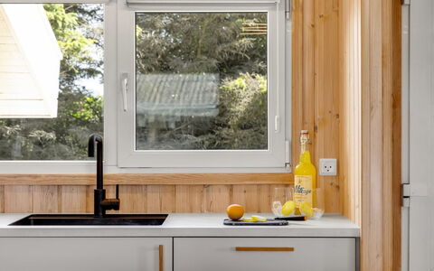 Ellen - 289M from the Sea: Wood, Interior Design, Countertop, Plumbing Fixture, Kitchen, Kitchen Sink, Home, Tap, Sink, Glass