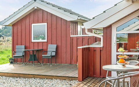 Iacobus - 400M from the Sea: House, Home, Residential Area, Roof, Cottage, Land Lot, Estate, Yard, Garden, Siding