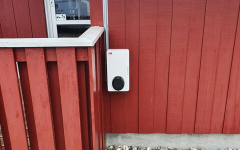 Iacobus - 400M from the Sea: House, Home, Residential Area, Roof, Cottage, Land Lot, Estate, Yard, Garden, Siding