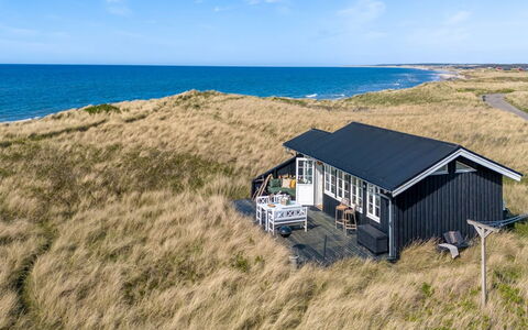 Stintje - 20M from the Sea: Building, House, Window, Home, Roof, Residential Area, Shrub, Cottage, Land Lot