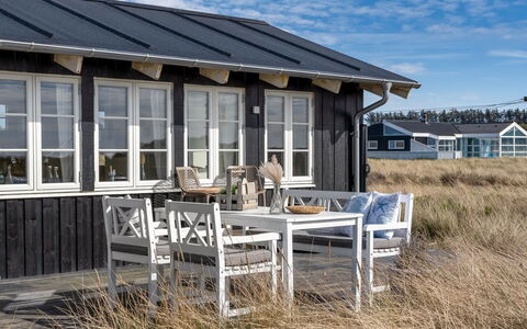Stintje - 20M from the Sea: Building, House, Window, Home, Roof, Residential Area, Shrub, Cottage, Land Lot