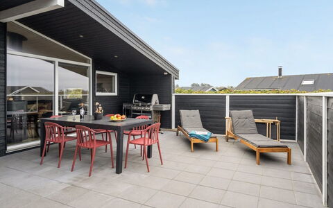 Eevert - 300M from the Sea: Plant Community, Sunlight, Herbaceous Plant, Garden, Plantation, Agriculture, Farm