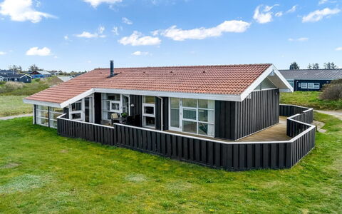 Venja - 200M from the Sea: Architecture, Roof, Home, Composite Material, Daylighting, Siding, Driveway