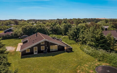 Franka - 950M from the Sea: Grass, Landscape, Plain, House, Home, Land Lot, Rural Area, Estate, Cottage, Suburb